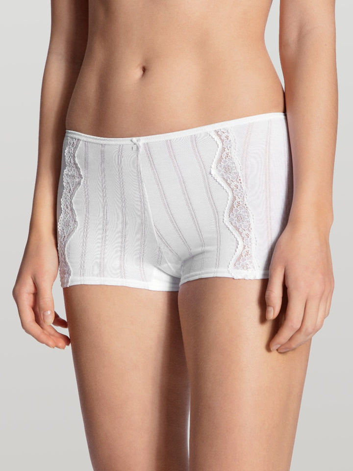 Calida Etude Toujours Boxer – feminin truse i myk Supima®-bomull med blondekant