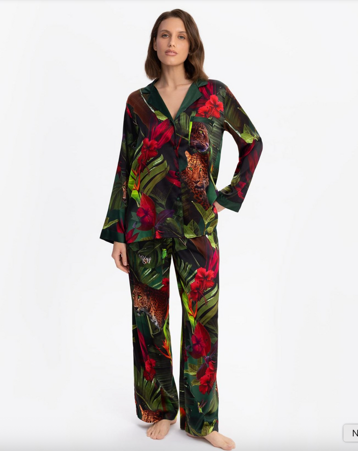 Marc & André Hidden Oasis silkepysjamas – skjorte og bukse