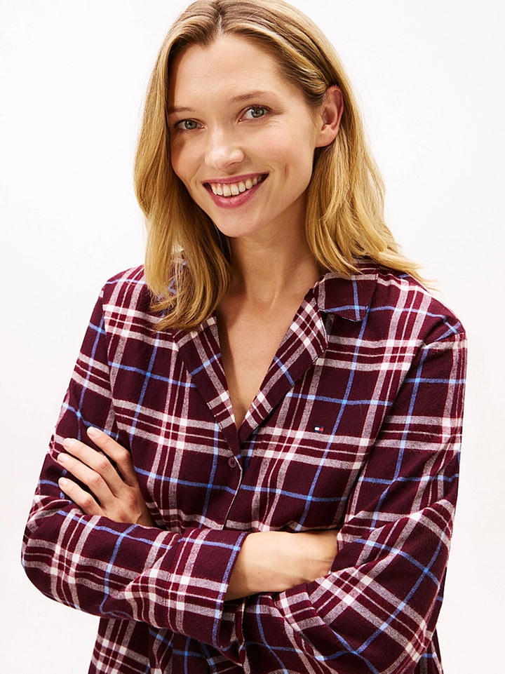 – Tommy Hilfiger Essential Sleep pysjamas i flanell med skjorte og bukse