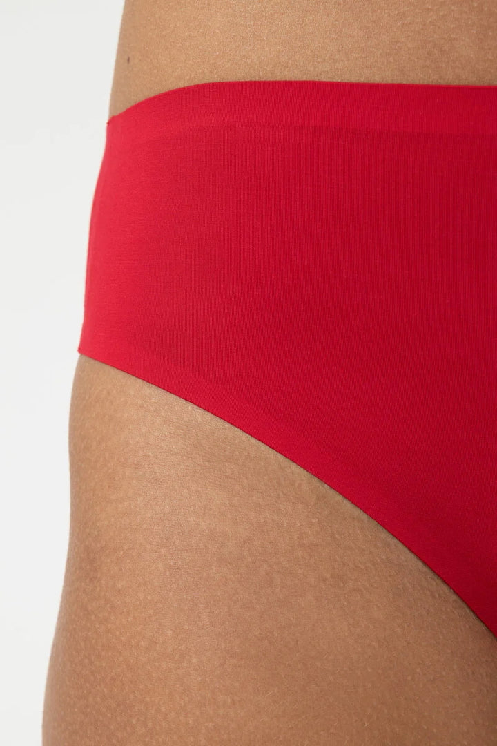 Simply Better Invisibles High Waist String Red Carpet