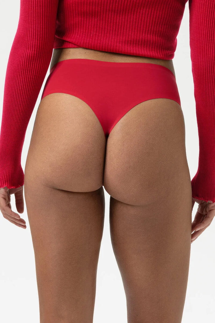 Simply Better Invisibles High Waist String Red Carpet