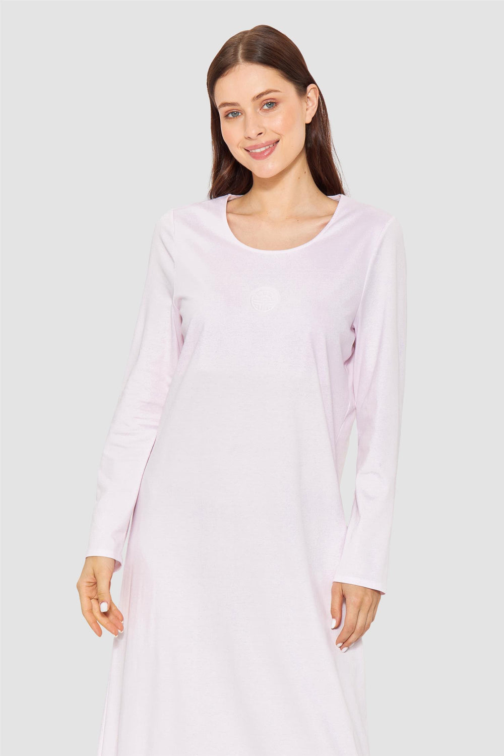 Elegant ankellang nattkjole fra Louis Féraud i 100 % bomull