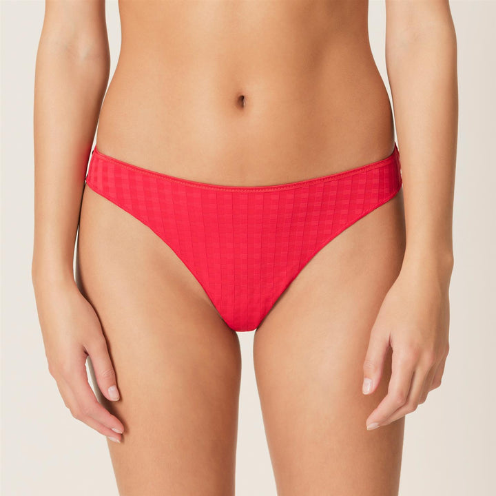 Avero String Scarlet