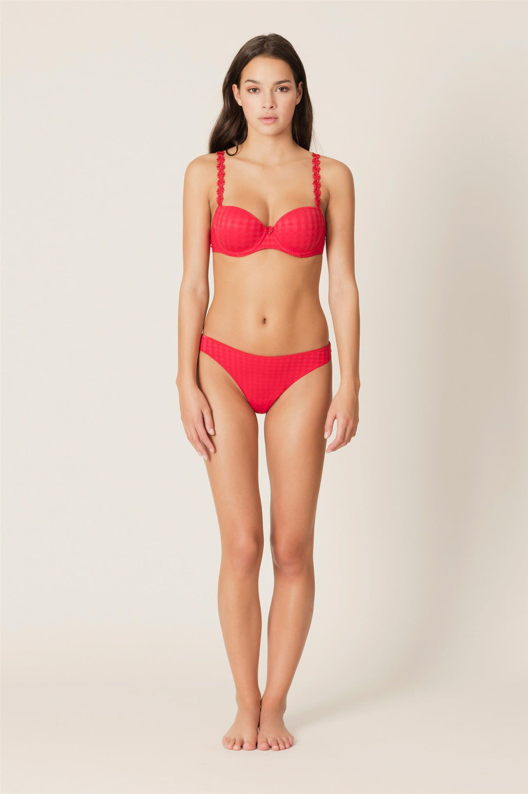 Avero String Scarlet