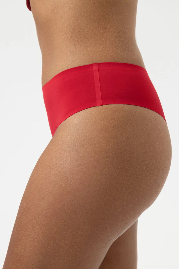 Simply Better Invisibles High Waist String Red Carpet