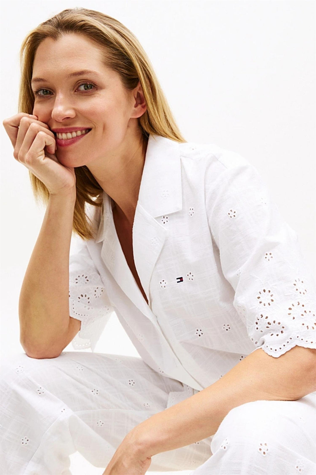 Tommy Hilfiger hvit pysjamasskjorte med broderie anglaise