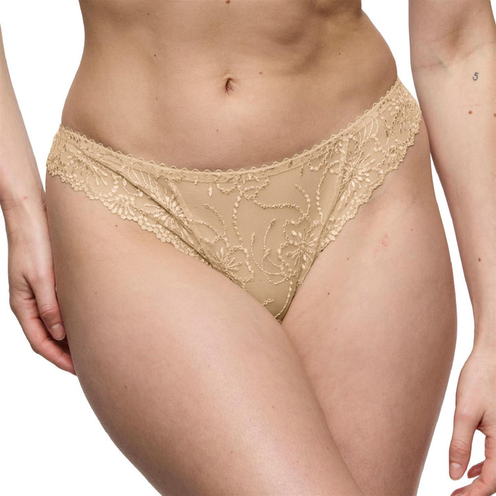 Jane String Sand