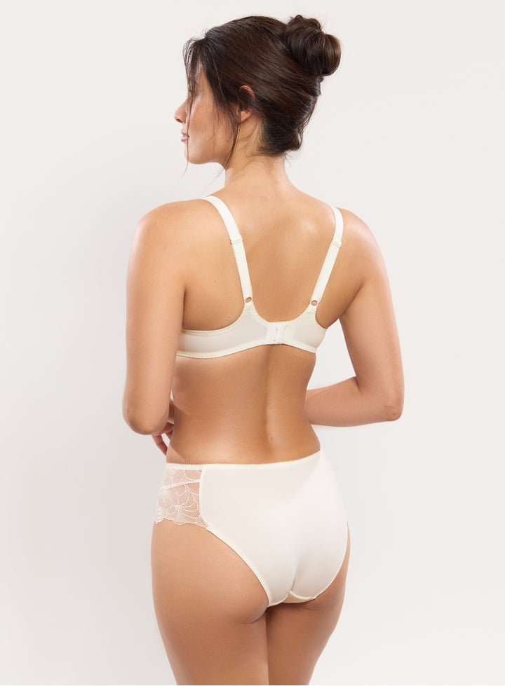 May Full Brief Truse Natural