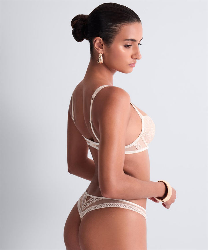 Iconic Calypso String Dune
