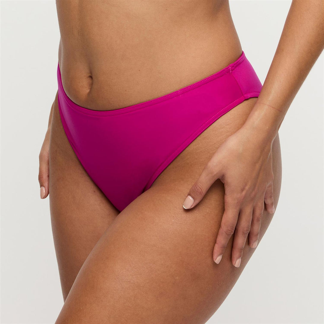Primadonna Uvita brazilian bikinitruse Deep Magenta.