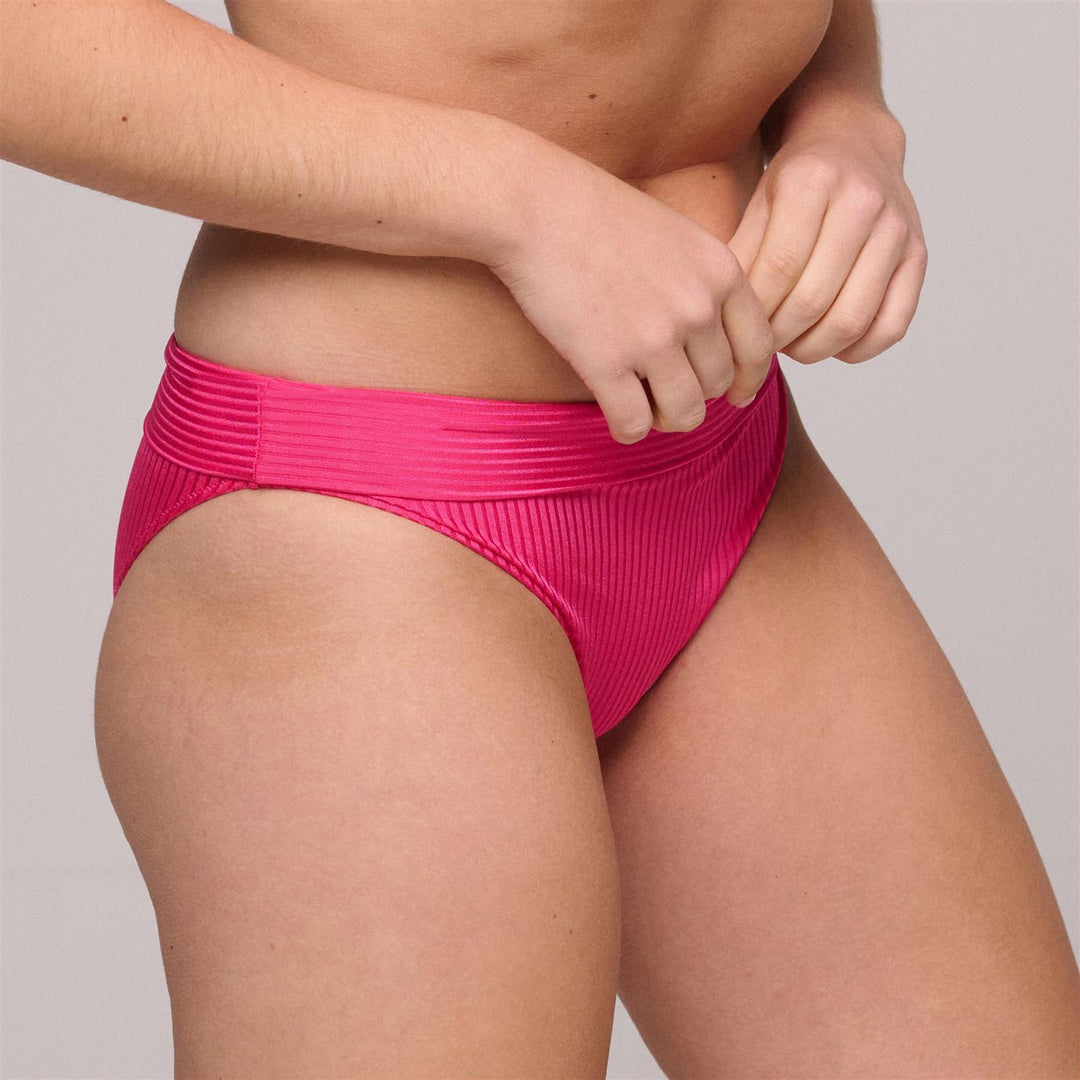 Emly Bikinitruse med brettekant Dragon Fruit
