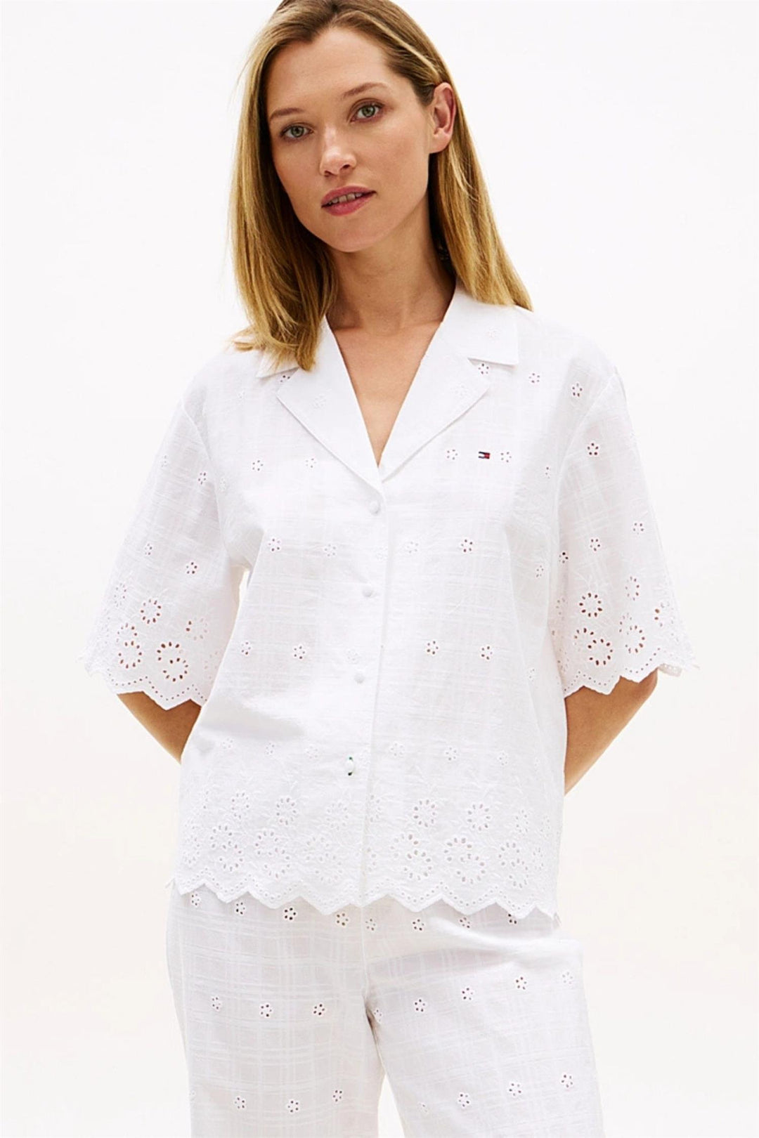 Tommy Hilfiger hvit pysjamasskjorte med broderie anglaise