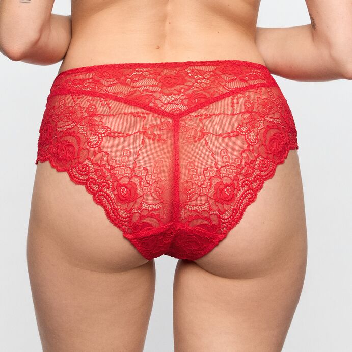 Marie Jo Cyrile full brief i True Red
