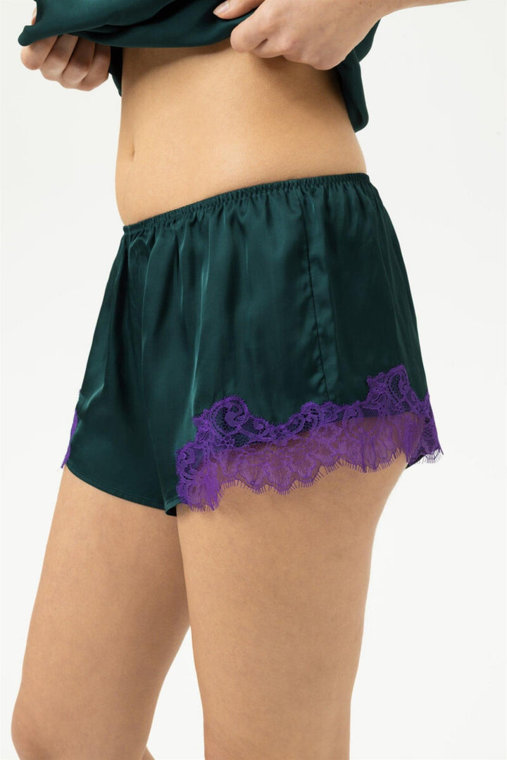 Mey Poetry Luxury nattøysett i Mystic Jade med topp og shorts.