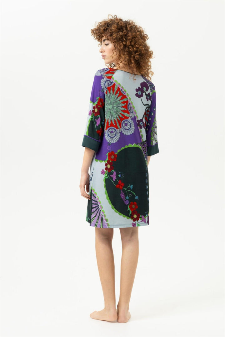 Mey Secret Glade nattkjole i Mystic Jade med kunstnerisk print.