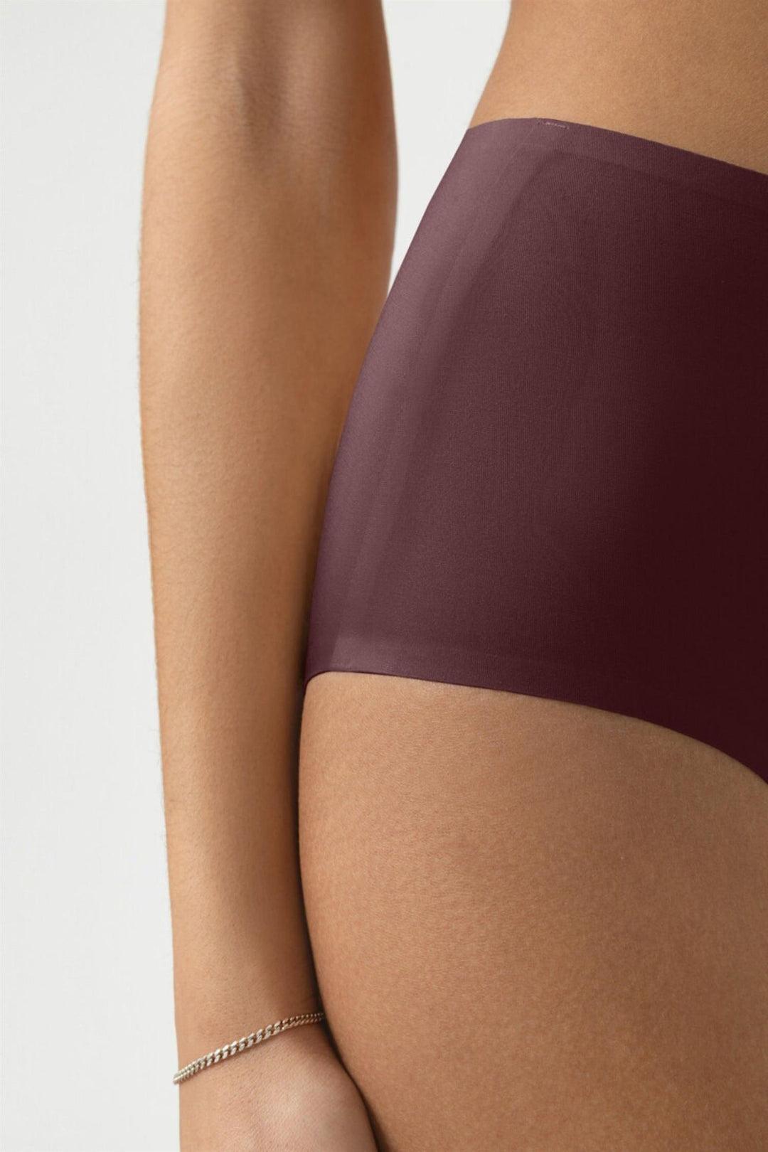 Mey Simply Better Invisibles full brief i hot maroon