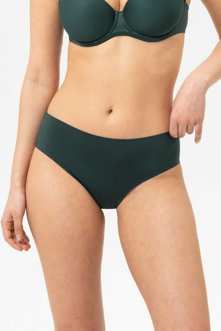 Mey Simply Better Invisibles slip i Mystic Jade med sømløse kanter.